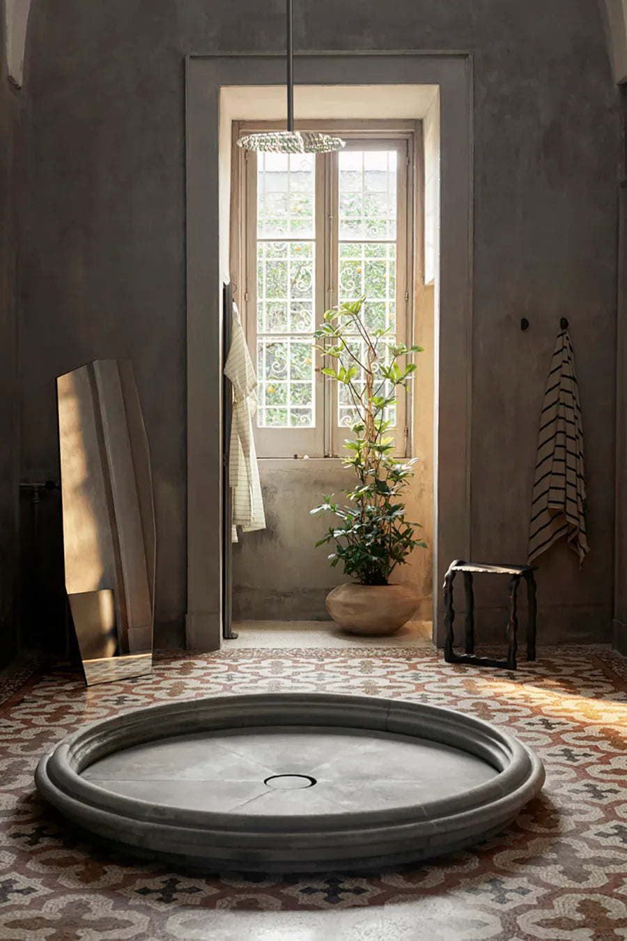 Shard Mirror, stor fra Ferm Living - 4 - Jacobsen Plus