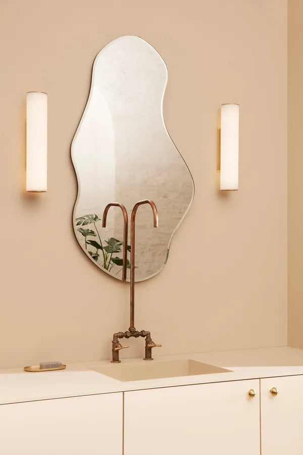 Pond Mirror stor, Dark Chrome fra Ferm Living