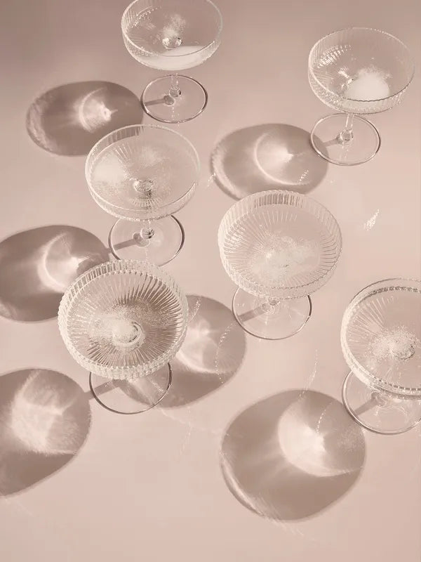 Ripple champagneglas fra Ferm Living