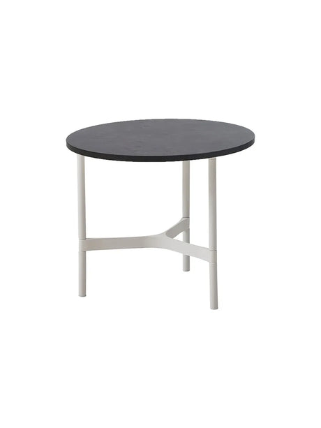 Twist Sofabord, lille fra Cane-line - White / Dark grey (kompaktlaminat) - Jacobsen Plus