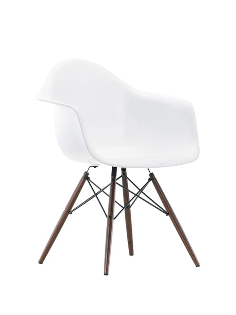 Eames Plastic Armchair DAW, mørkbejdset ahorntræ fra Vitra - 2 - Jacobsen Plus