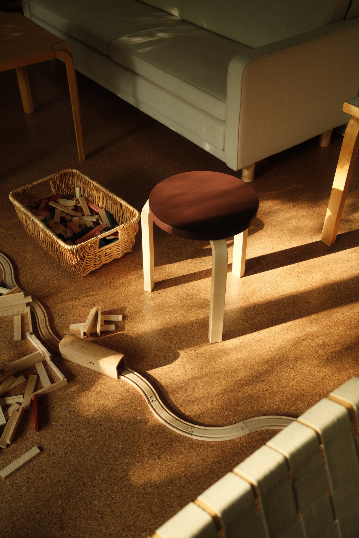 Limited Edition Stool 60, Mahogany Brown fra Artek - 2 - Jacobsen Plus