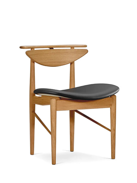 Karmstolen, eg/olie m. sort læder af Finn Juhl - 1 - Jacobsen Plus
