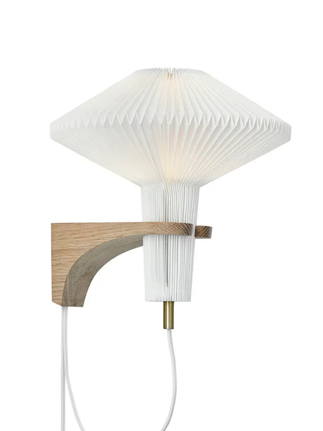 The Mushroom væglampe fra Le Klint - Lys eg - Jacobsen Plus