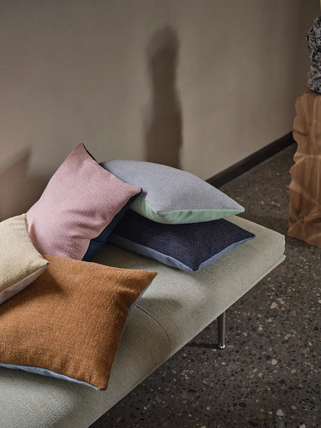 Mingle Cushion, 35 x 55 cm fra Muuto - 2 - Jacobsen Plus