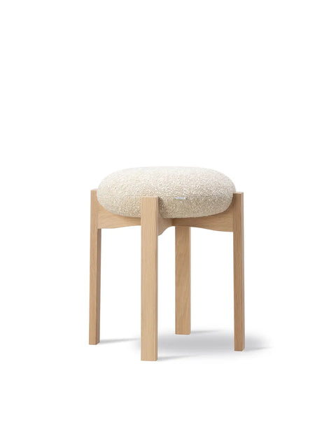 Pioneer Stool, lacquered oak/zero 0001 fra Fredericia Furniture - 1 - Jacobsen Plus