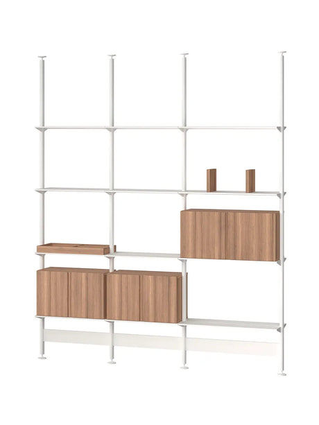 Pira G2 Floor-to-Ceiling Shelving Bundle C fra String - Hvid - Valnød - Jacobsen Plus