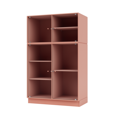 Ripple III Vitrineskab, inkl. sokkel fra Montana - Rhubarb / Sokkel 7 cm - Jacobsen Plus