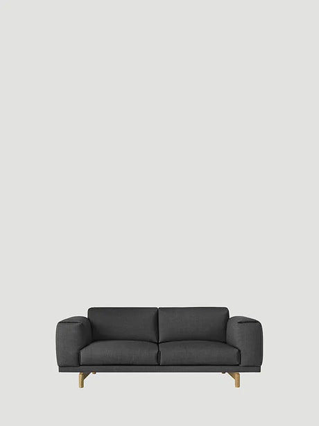 Rest 2 pers. sofa fra Muuto - Dark grey - Remix 163 / Eg - Jacobsen Plus