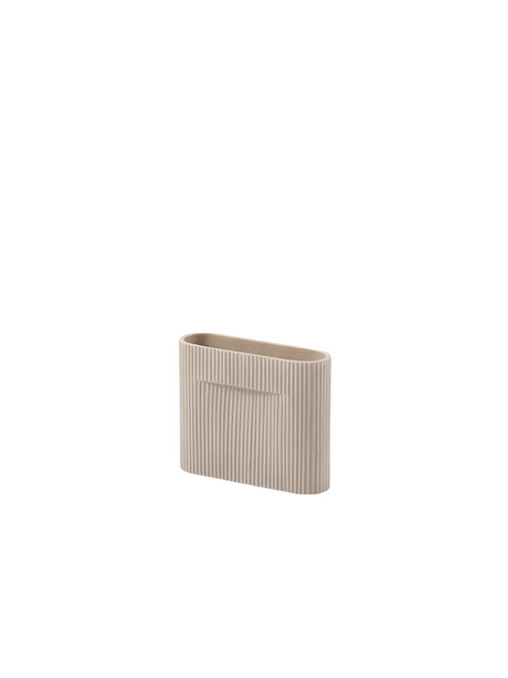 Ridge Vase fra Muuto - Beige / H16,5 cm - Jacobsen Plus