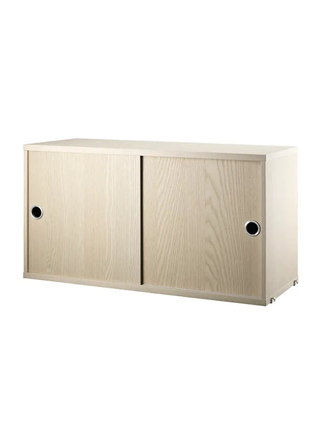 Skab m. Skydelåger fra String - Ask / B: 78 x D: 30 x H: 42 cm - Jacobsen Plus