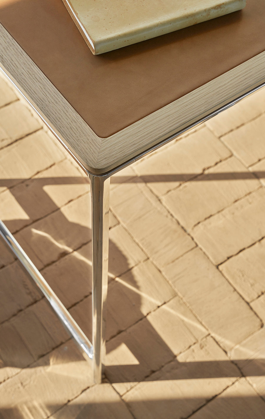 VIPP430 Studio Desk, camel leather fra Vipp - 4 - Jacobsen Plus