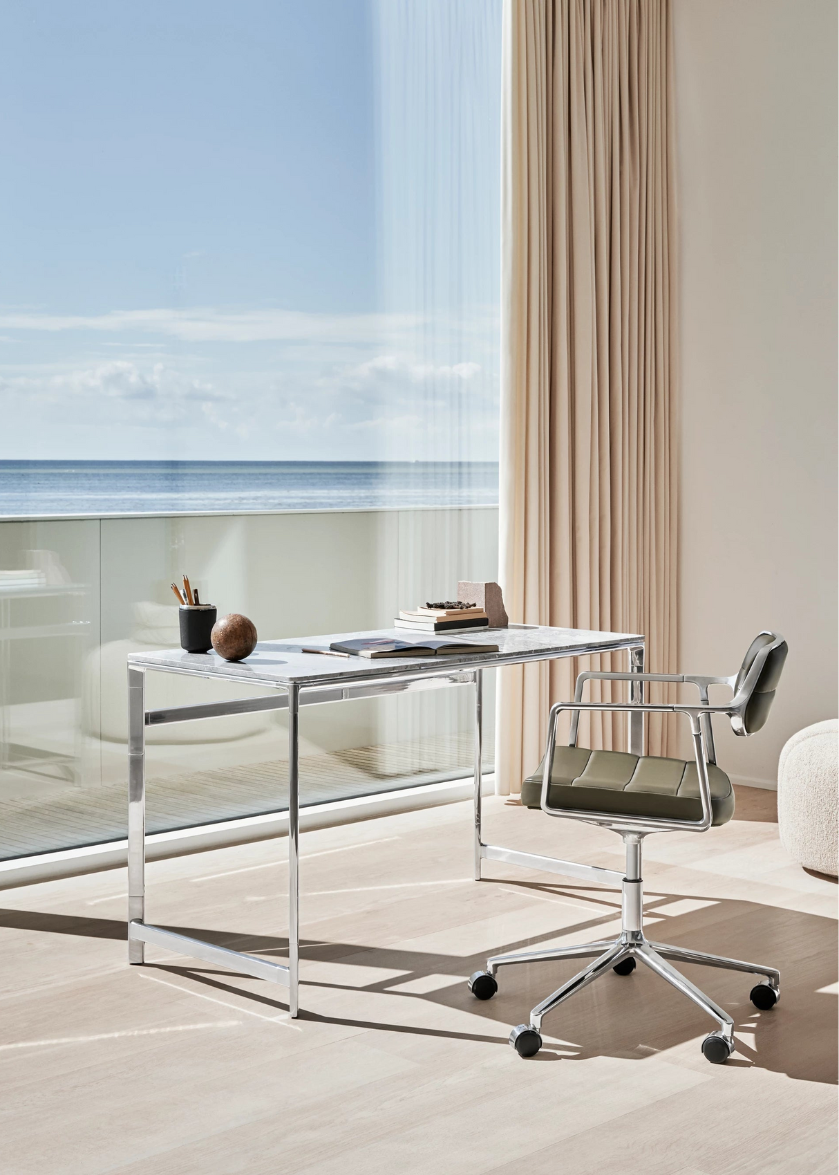 VIPP430 Studio Desk, Jura Grau Blau - 2 - Jacobsen Plus