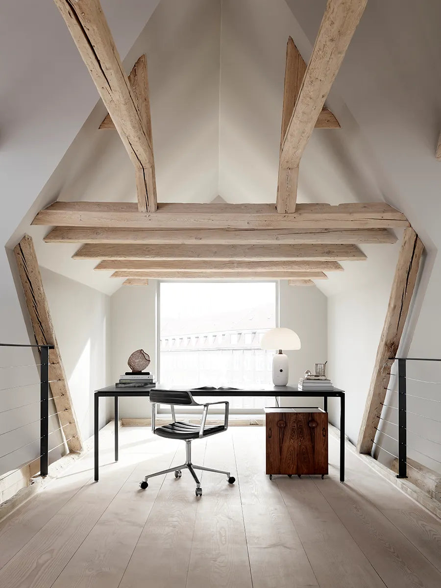 VIPP452 Swivel Chair m/hjul, sort læder fra Vipp