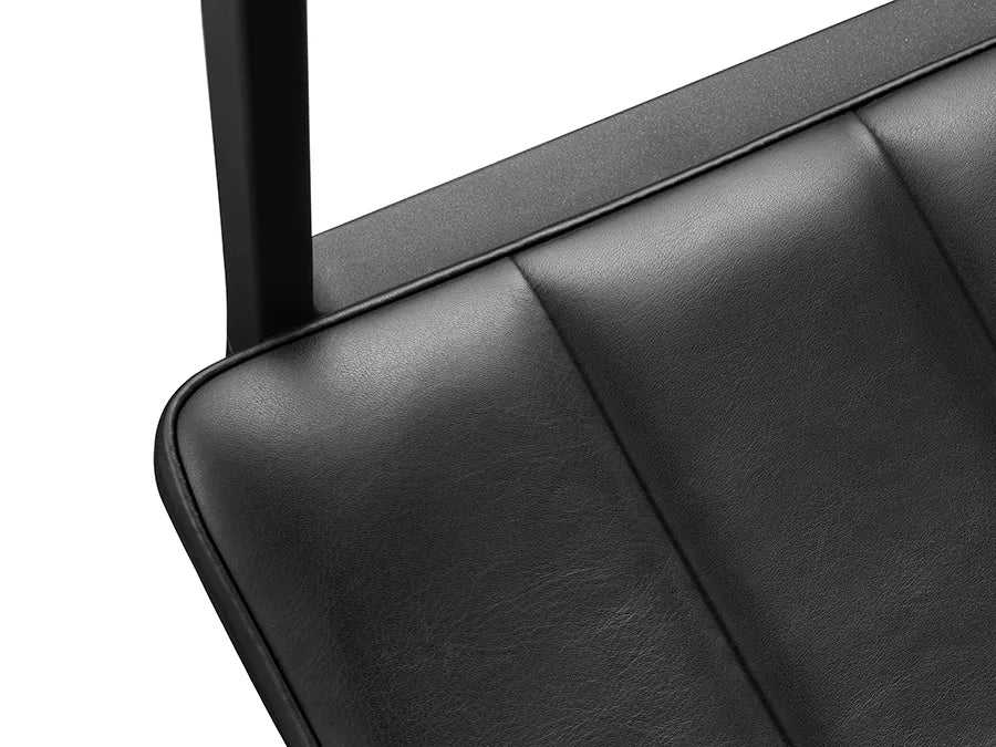 VIPP452 Swivel Chair m/sort stel, sort læder fra Vipp