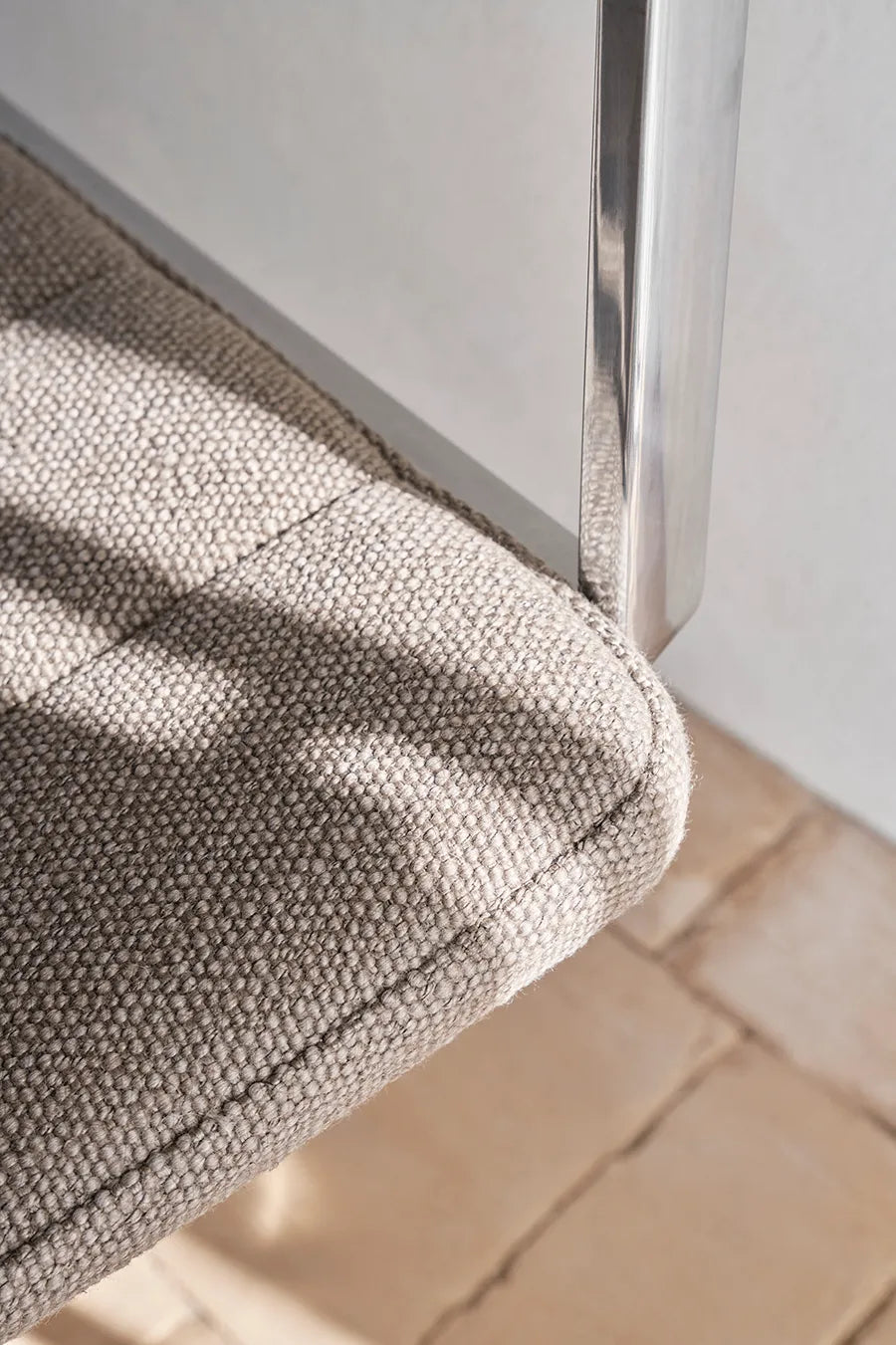 VIPP452 Swivel Chair, dark sand fra Vipp