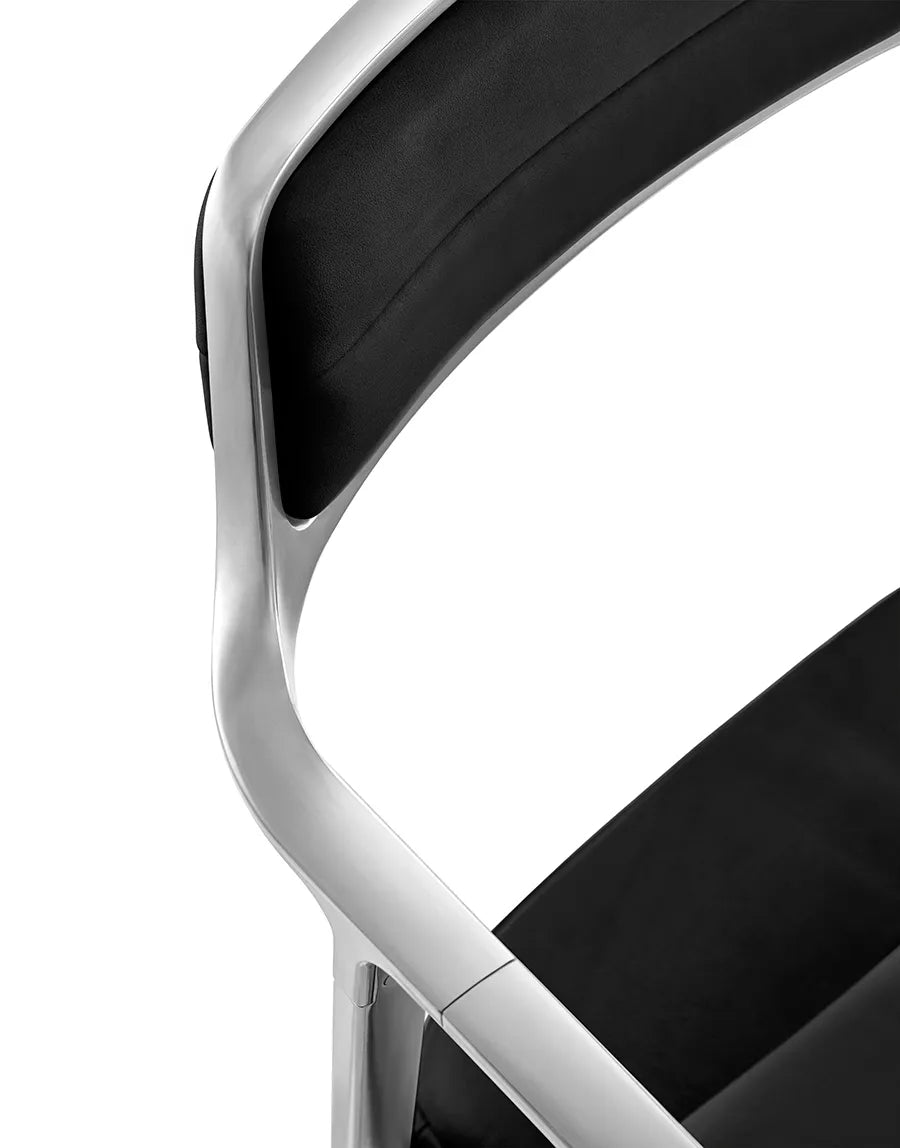 VIPP452 Swivel Chair, sort læder fra Vipp