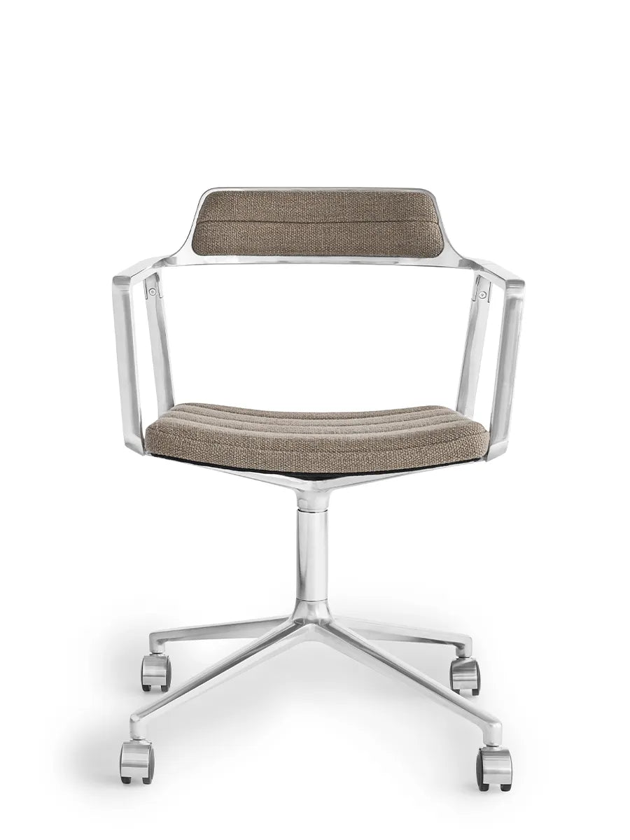 VIPP452 Swivel Chair m/hjul, dark sand fra Vipp