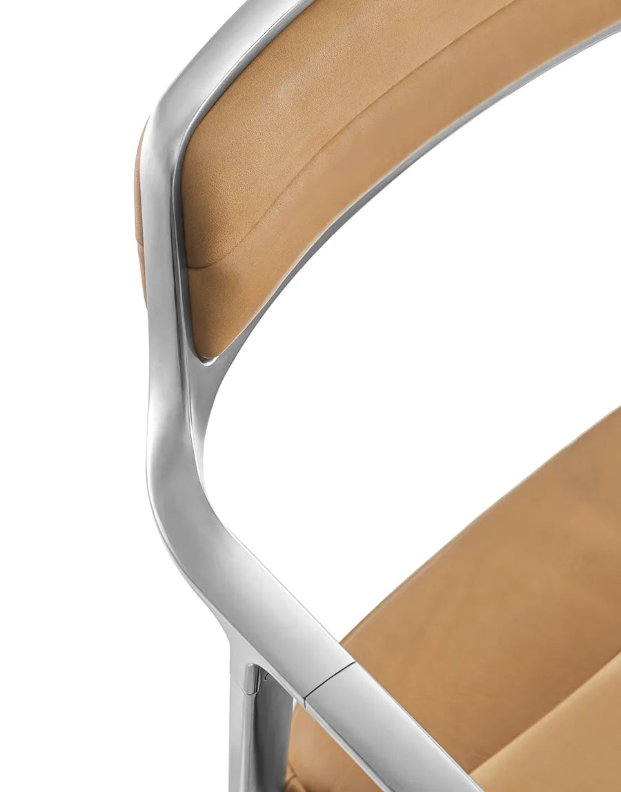 VIPP452 Swivel Chair, camel læder fra Vipp