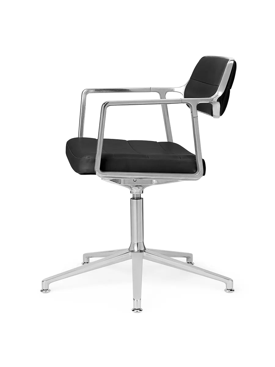VIPP453 Swivel+ Chair, sort læder fra Vipp