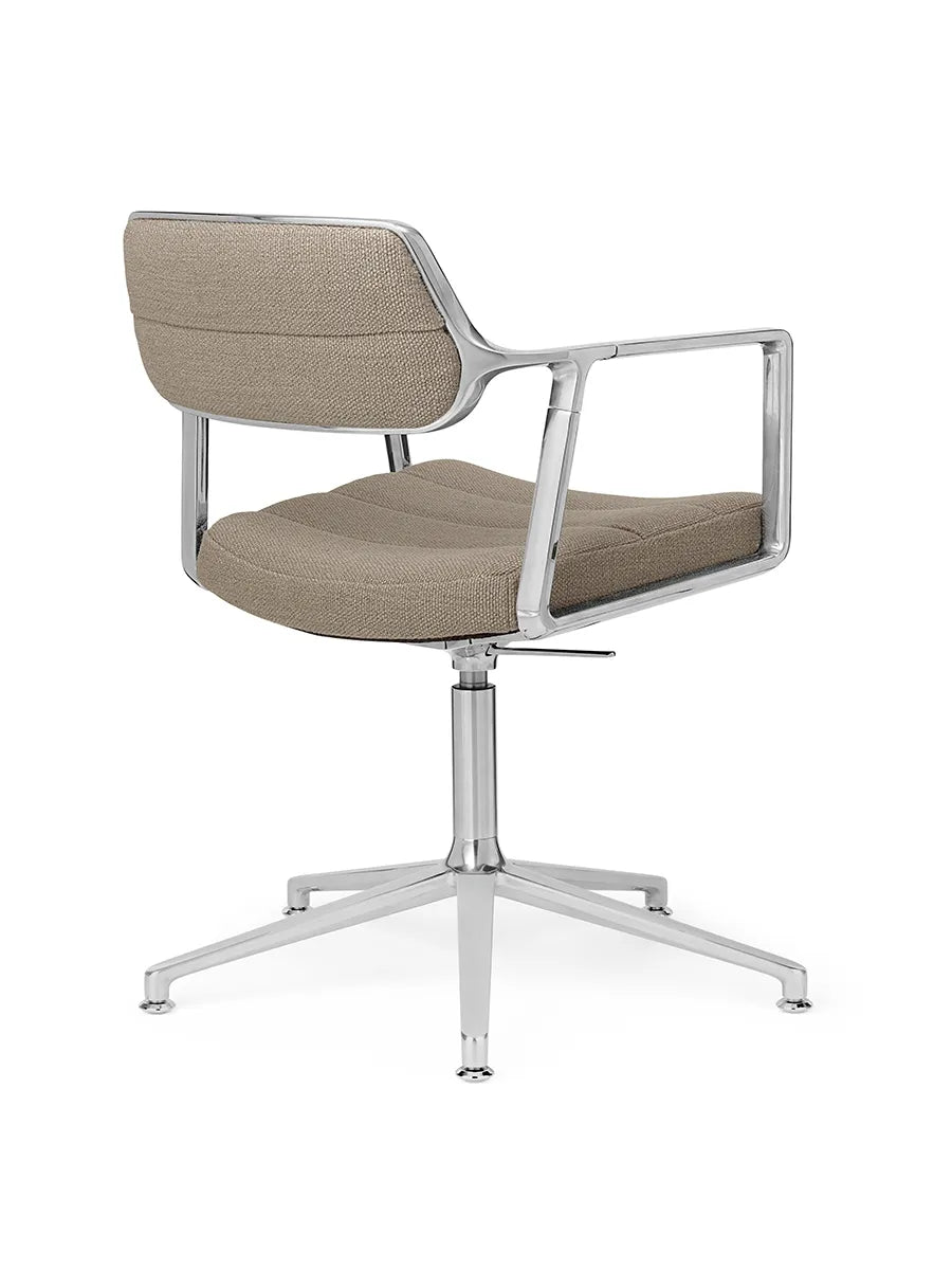 VIPP453 Swivel+ Chair, dark sand tekstil fra Vipp