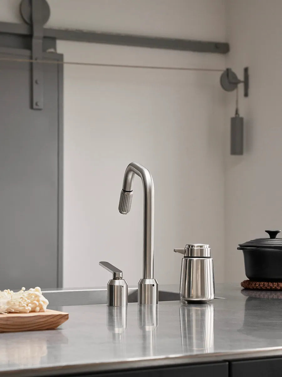 VIPP9 Sæbedispenser, Stainless Steel fra Vipp