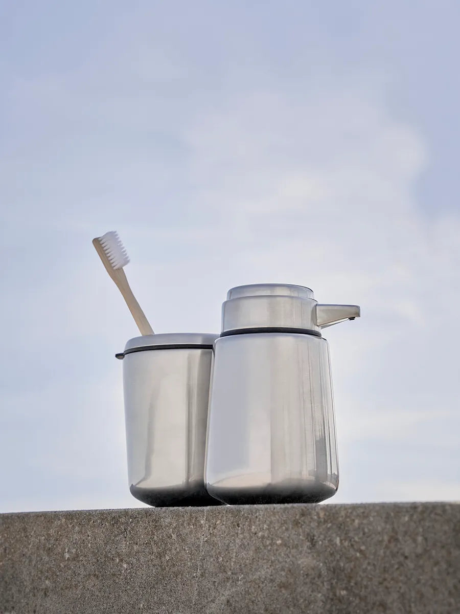 VIPP7 Tandbørstekrus, Stainless Steel fra Vipp