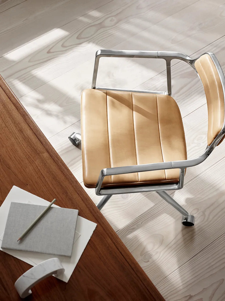 VIPP452 Swivel Chair m/hjul, camel læder fra Vipp - 2 - Jacobsen Plus