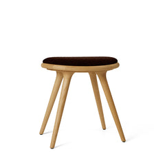 Low Stool, olieret eg, Kvadrat Baru 0390, 47 cm skammel fra Mater