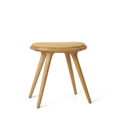Low Stool, olieret eg, Kvadrat Clay 0007, 47 cm skammel fra Mater