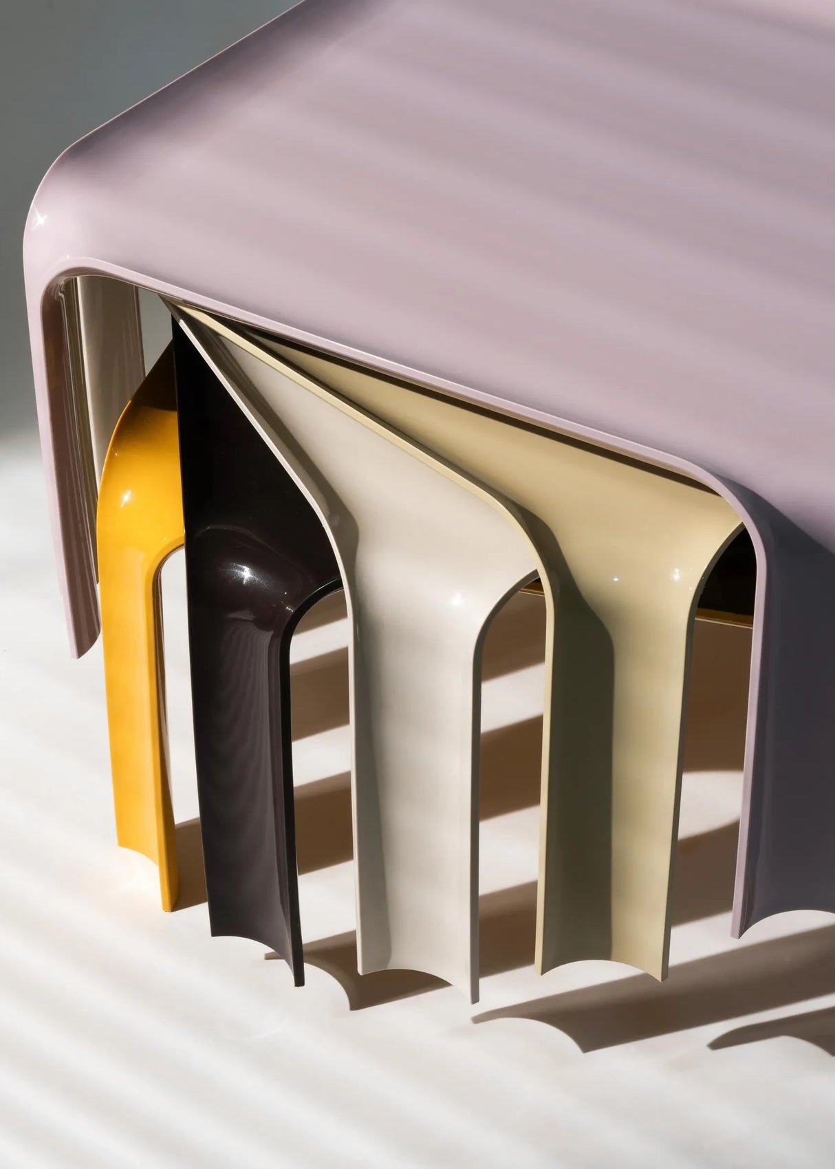 T877 sidebord fra Gubi - 1 - Jacobsen Plus