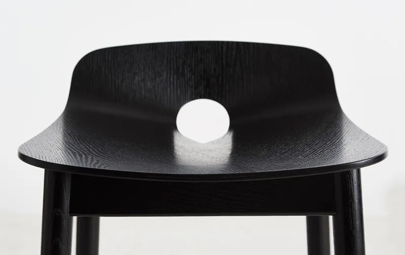 Mono Bar Stool fra Woud