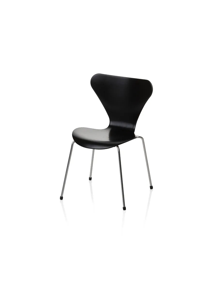 Miniature Serie 7 stol af Arne Jacobsen - Sort - Jacobsen Plus
