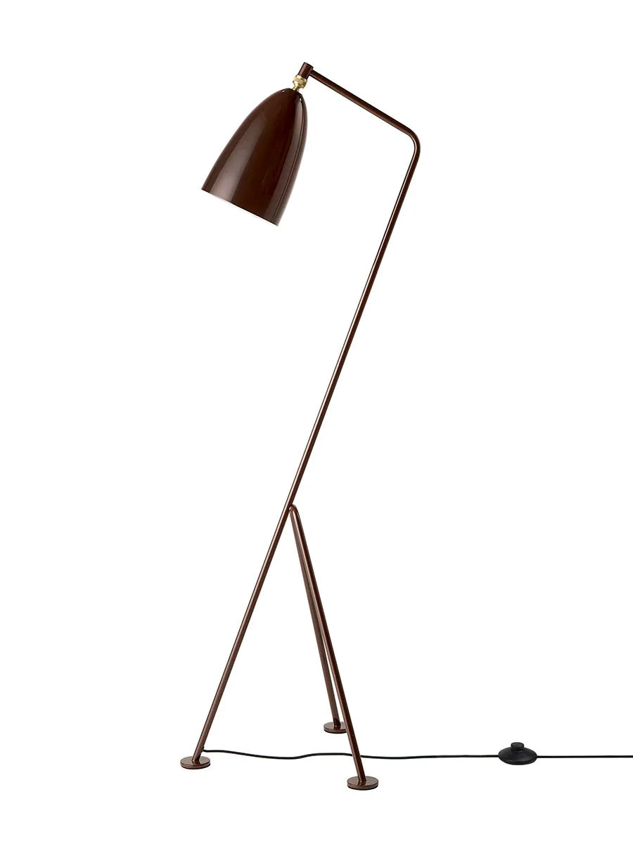 Gräshoppa gulvlampe fra GUBI - Walnut Brown Glossy - Jacobsen Plus