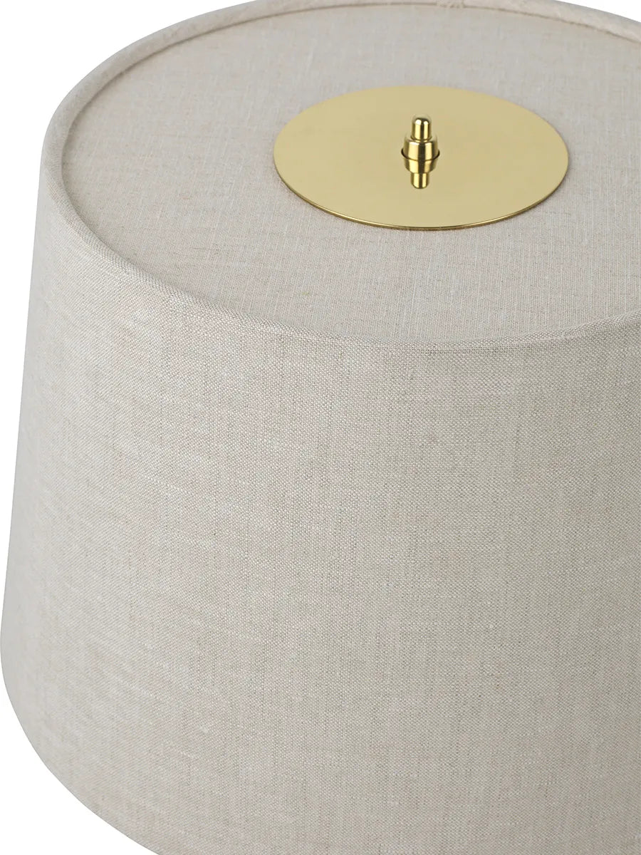 9205 Bordlampe fra GUBI