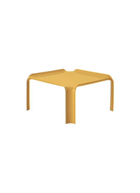 T877 sidebord fra Gubi - Honey Gold - Jacobsen Plus