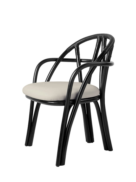 Bistra Dining Armchair fra GUBI - Ebony Painted Rattan / Fustagno 001 - Jacobsen Plus