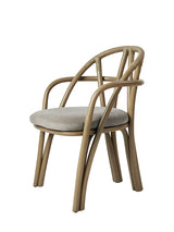 Bistra Dining Armchair fra GUBI - Olive Stained Rattan / Fustagno 003 - Jacobsen Plus