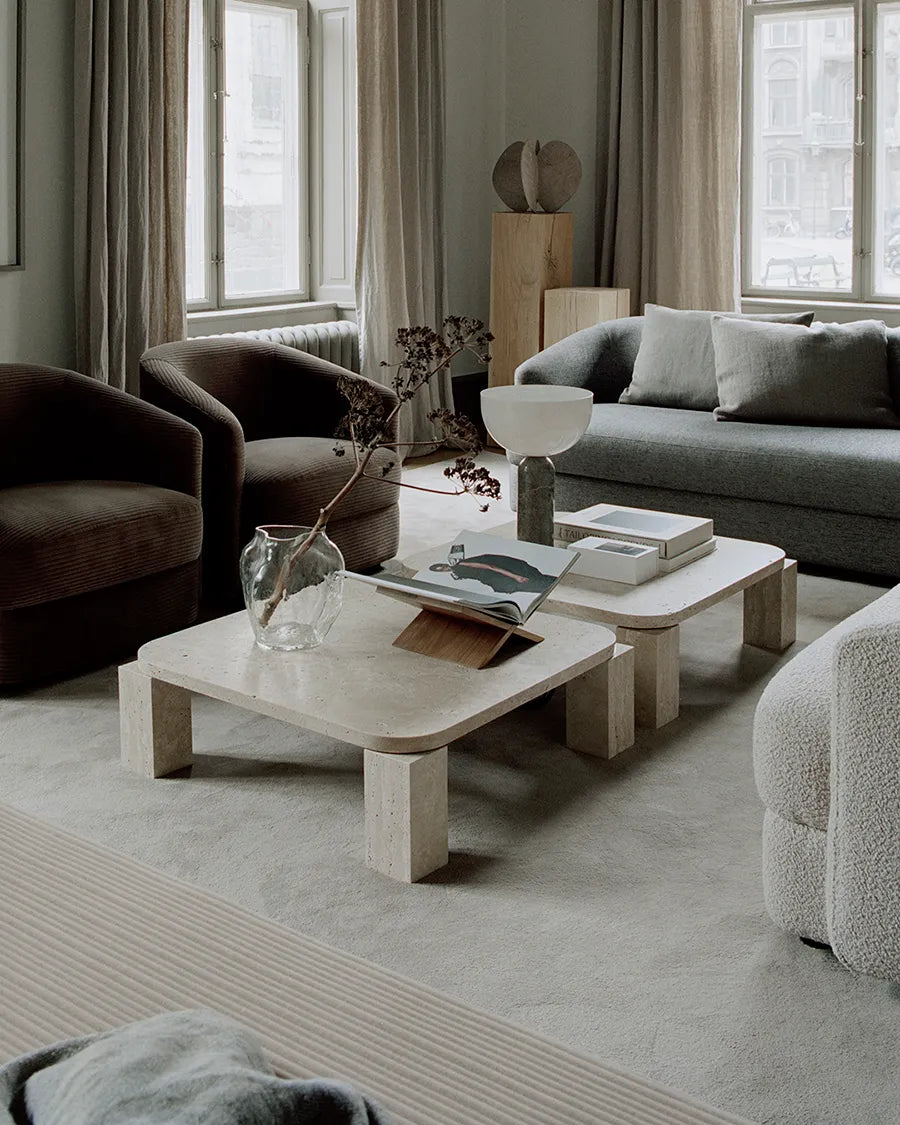 Atlas Sofabord 820x820, Unfilled Travertine fra New Works