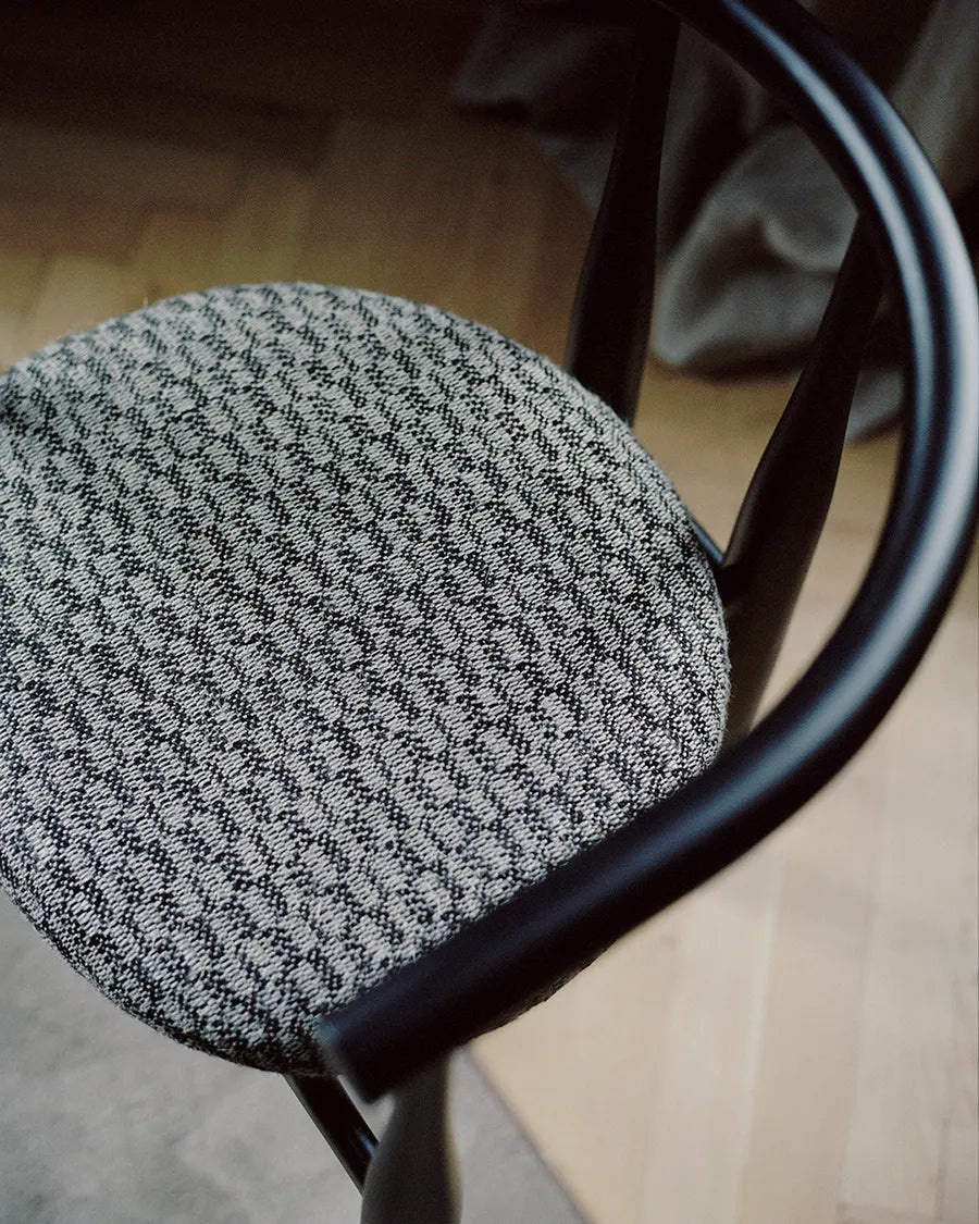 Bukowski Chair, sort fra New Works - 5 - Jacobsen Plus