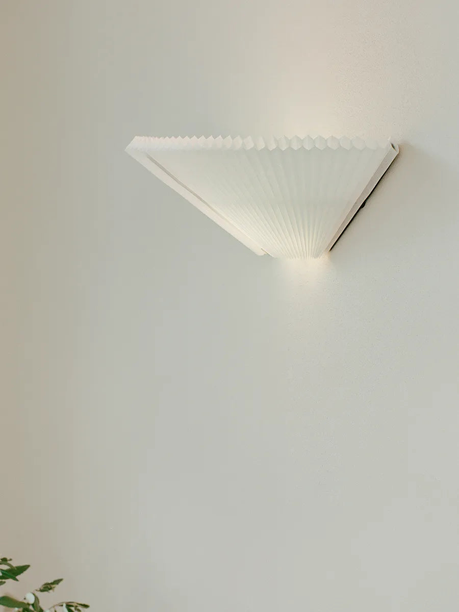 Nebra Wall Lamp fra New Works