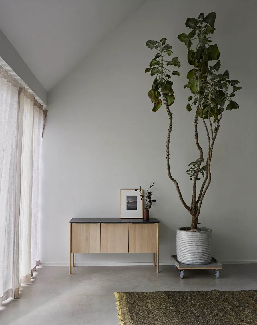Skagerak Jut Cabinet fra Fritz Hansen