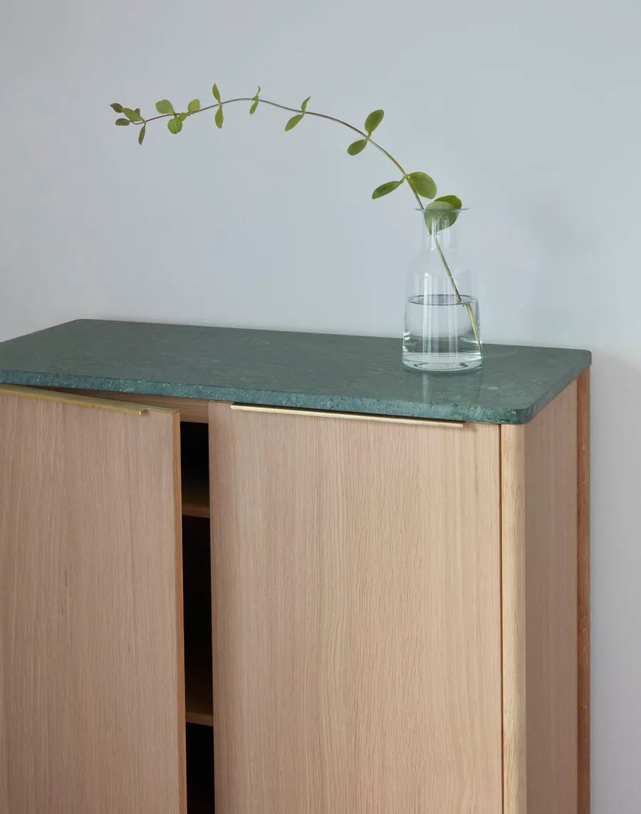 Skagerak Jut High Cabinet fra Fritz Hansen