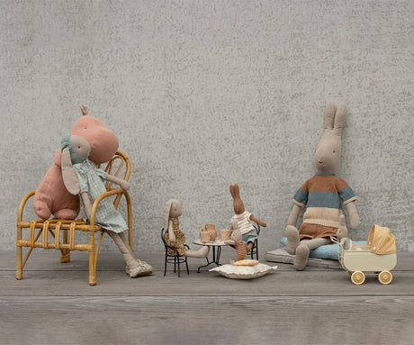 Spisebord med 2 stole fra Maileg - 2 - Jacobsen Plus