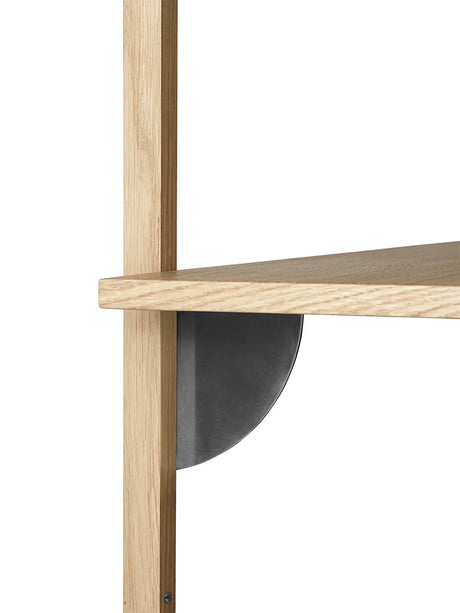 Sector Shelf T/W fra Ferm Living - Eg m-sort messing - Jacobsen Plus