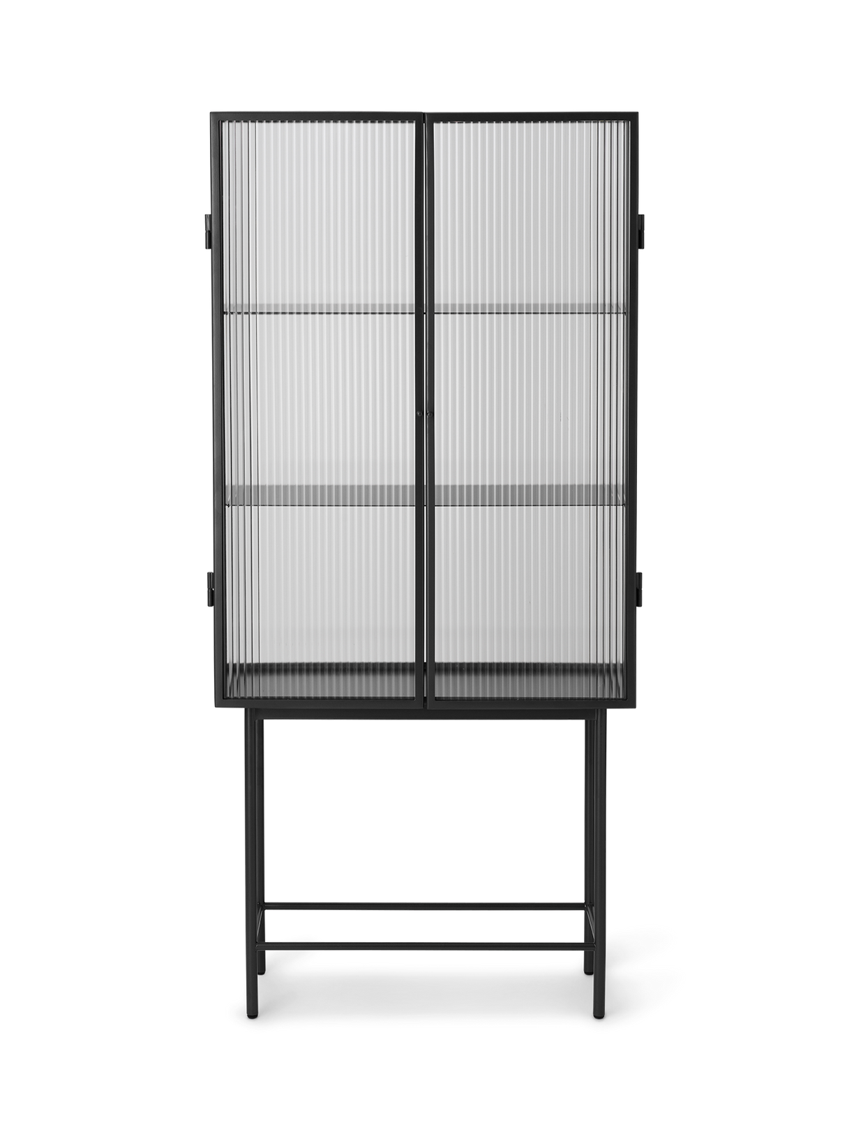 Haze vitrineskab, reeded glass fra Ferm Living - Black - Jacobsen Plus