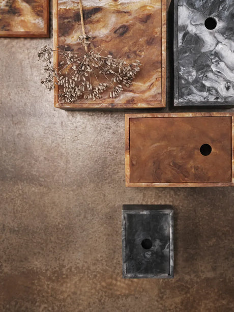 Mist Box, 10 x 15 cm fra Ferm Living - Charcoal - Jacobsen Plus