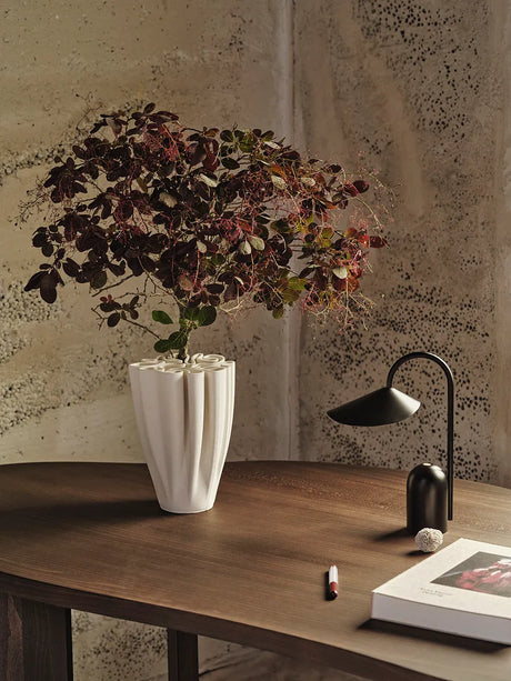 Tarn Desk fra Ferm Living - White Oiled - Jacobsen Plus