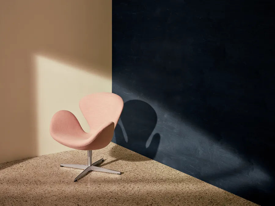 3320 Svanen i stof (prisgruppe 2) af Arne Jacobsen - 2 - Jacobsen Plus