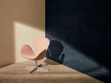 3320 Svanen i stof (prisgruppe 2) af Arne Jacobsen - 2 - Jacobsen Plus